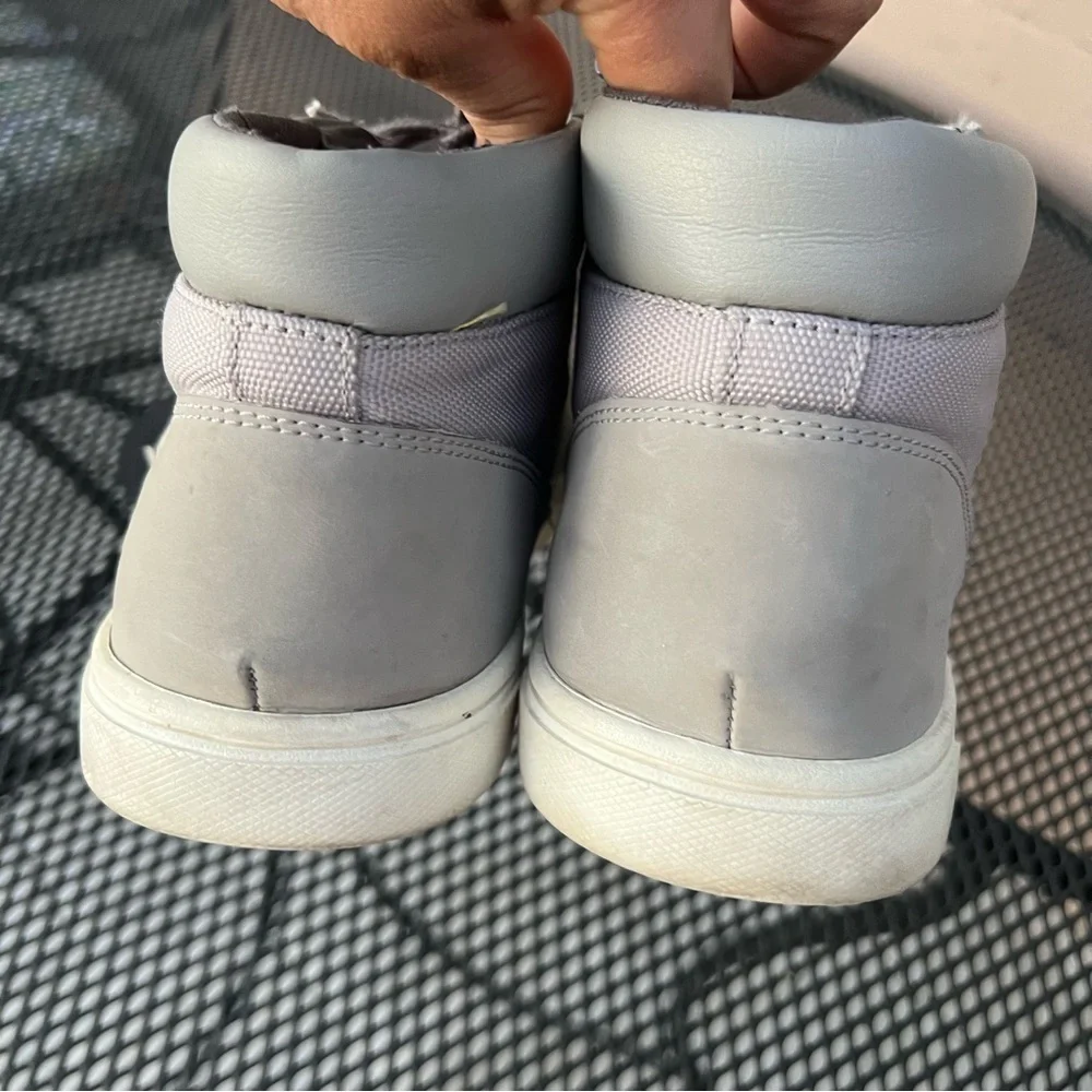 Men’s Timberland Eartkeeper Gray Groveton PlainToe Chukka Sneakers Shoes…